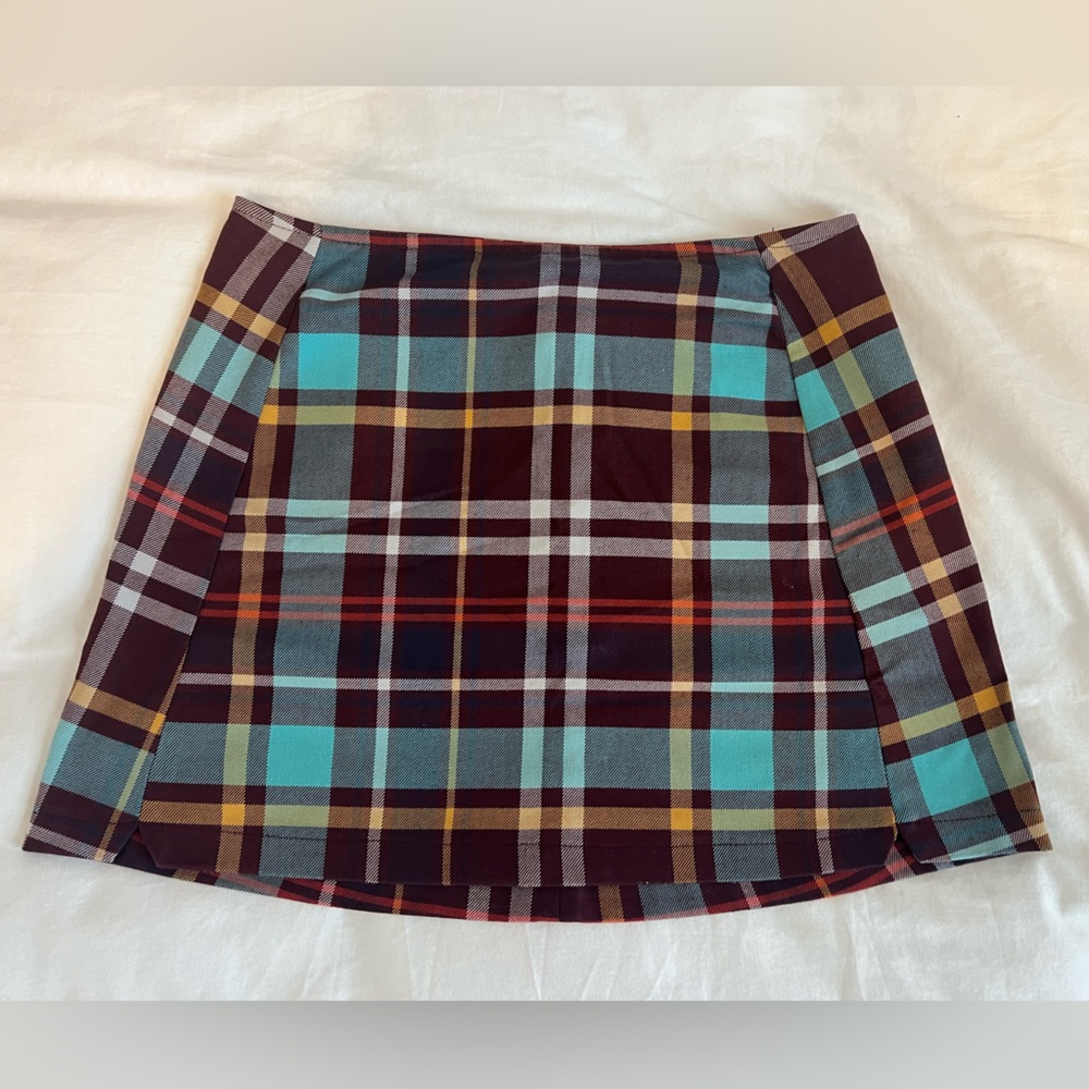Urban Outfitters plaid mini skirt! Size medium like new